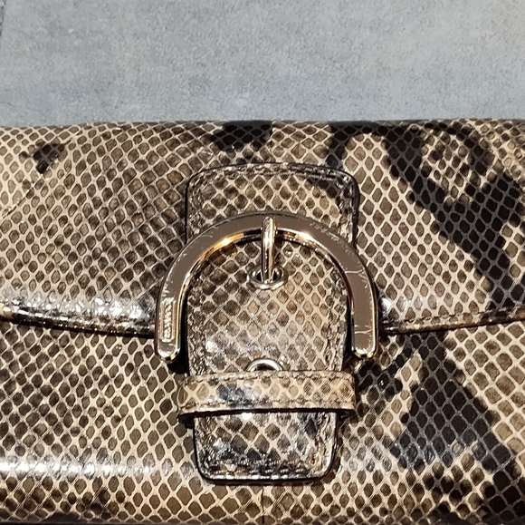 EUC COACH SOHO LYNN EXOTIC SNAKESKIN EMBOSSED LEATHER TRI-FOLD SNAP LONG WALLET - Picture 6 of 13